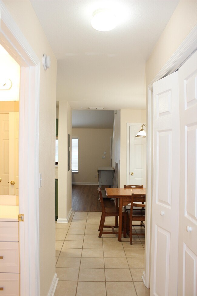 Building Photo - 4434 Gearhart Rd