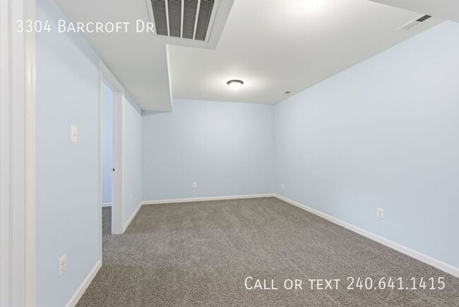 Building Photo - 3304 Barcroft Dr