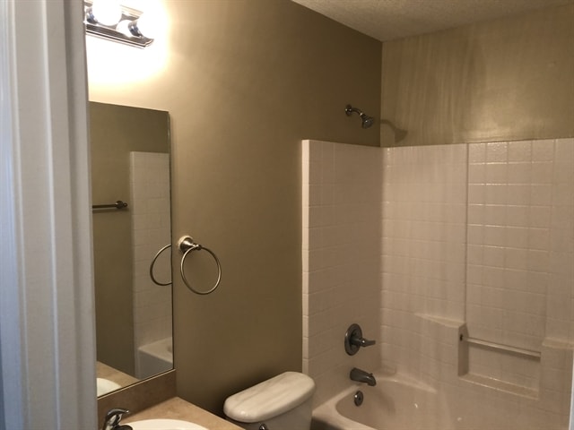 Building Photo - 3201 Ginny Lake Dr