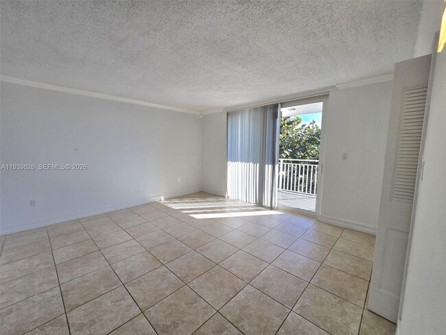 Building Photo - 6960 Miami Gardens Dr