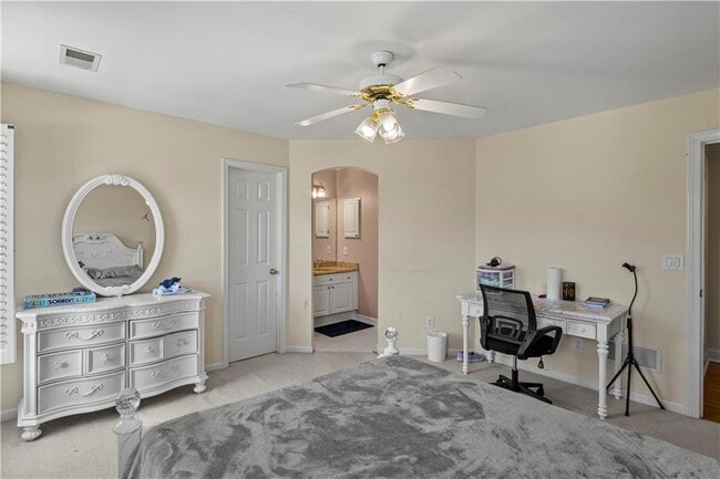 Building Photo - 5685 Lake Manor Trce