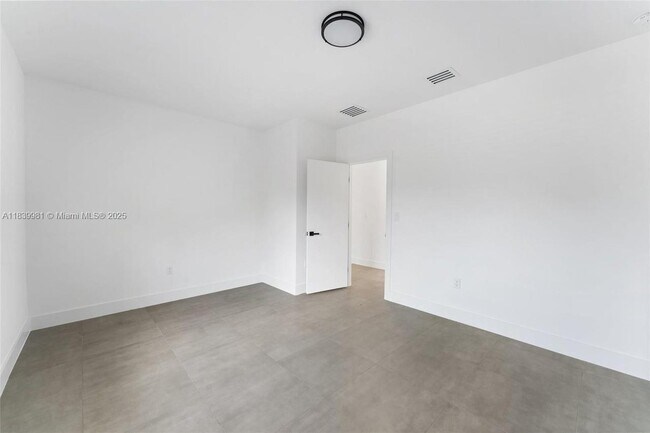 Building Photo - 233 NW 120th St