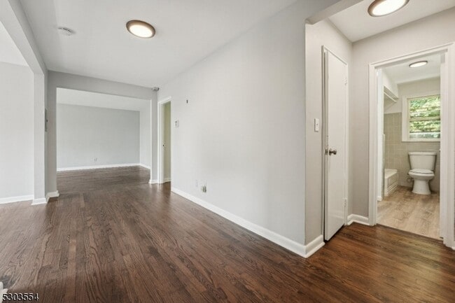 Building Photo - 24 Hutton Ave