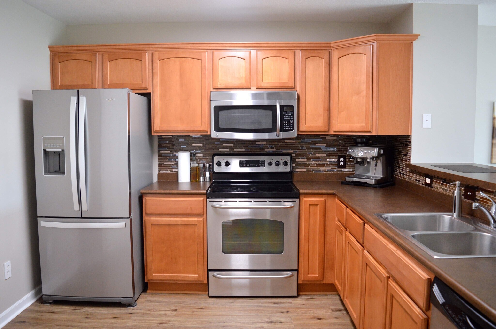 Building Photo - 5432 N Hickory St