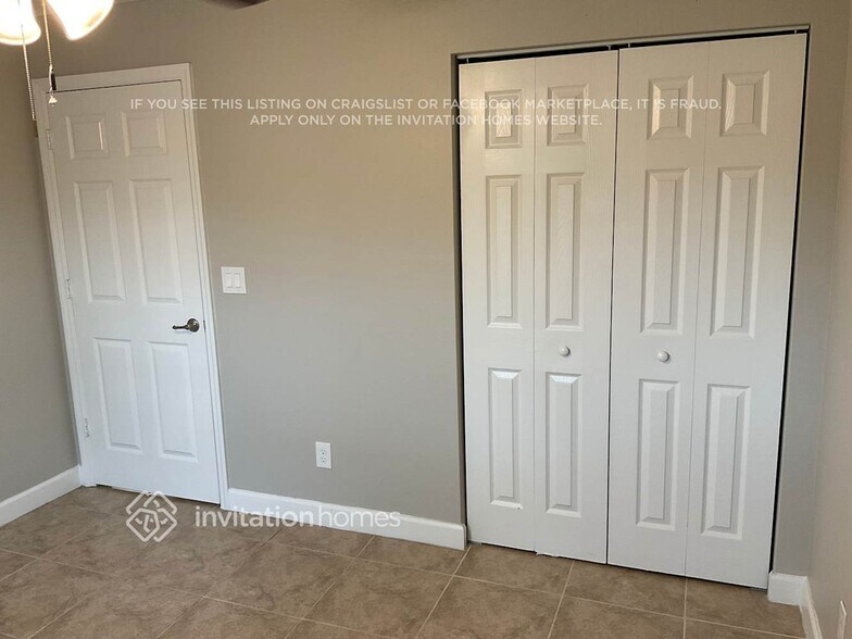 Building Photo - 761 Airoso Rd SE