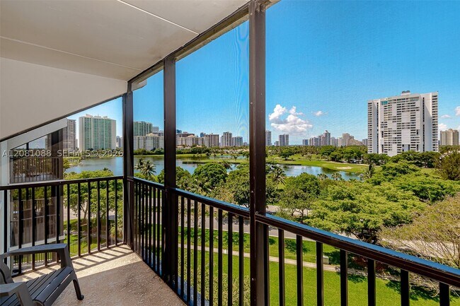 Building Photo - 3475 N Country Club Dr