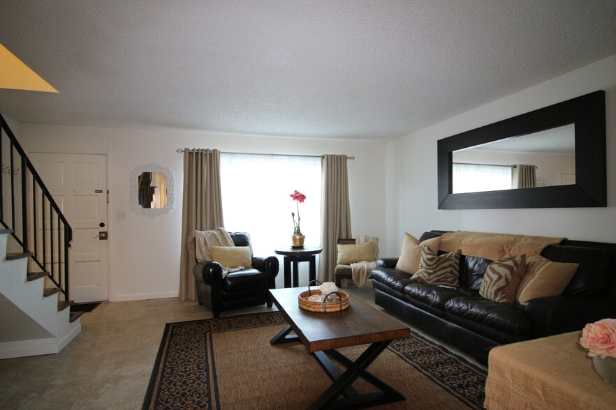 Building Photo - 1326 Galleon Way
