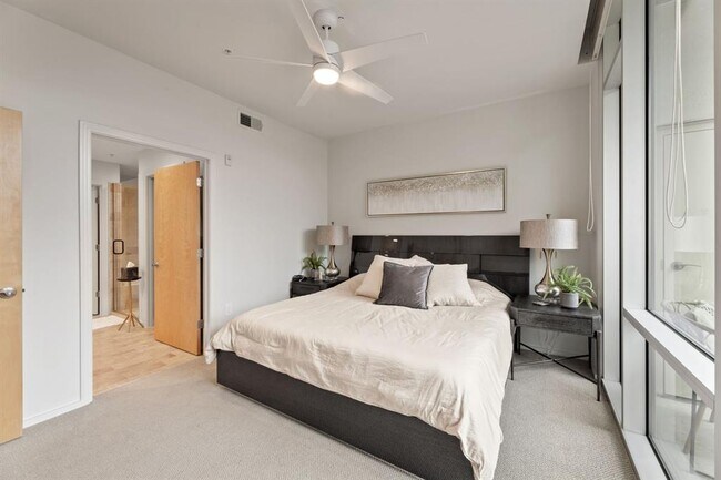 Building Photo - 1600 Barton Springs Rd