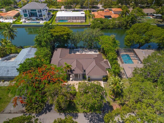 Building Photo - 1442 Coruna Ave