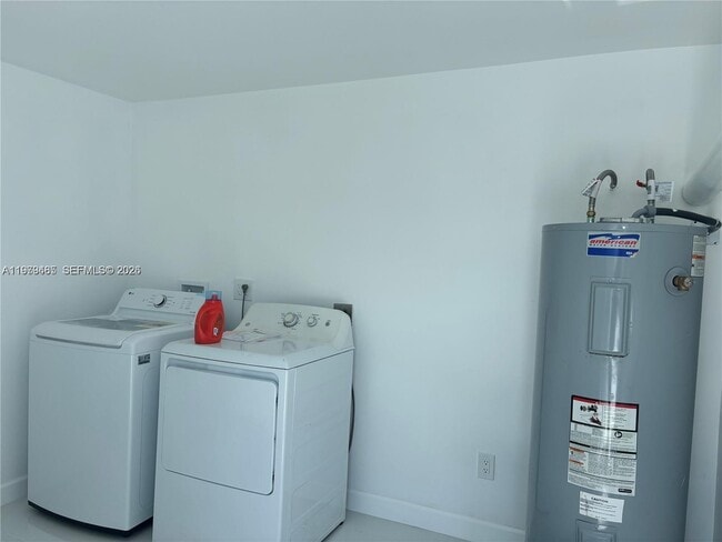 Building Photo - 3340 SW 94th Pl