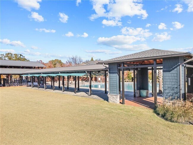 Building Photo - 1961 James Red Moore Blvd