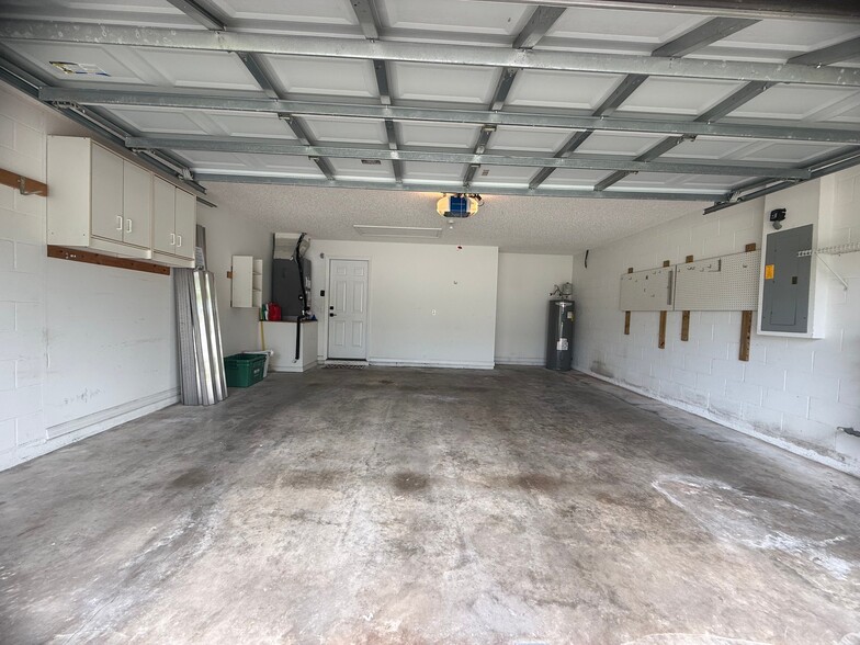 Building Photo - 1744 Arash Cir