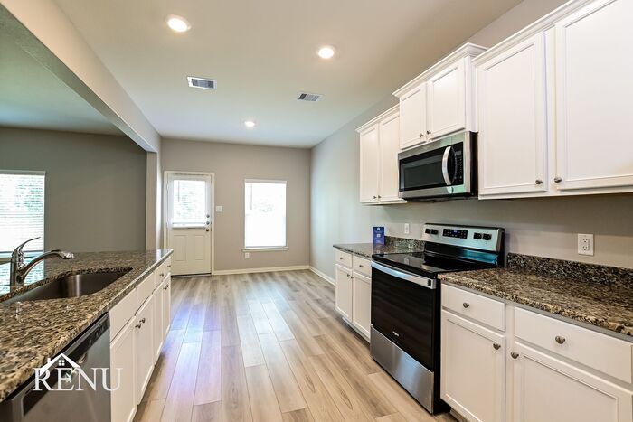 Building Photo - 25410 Cypress Bend Dr