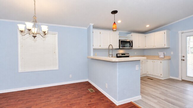 Building Photo - 10011 Berrybriar Ln
