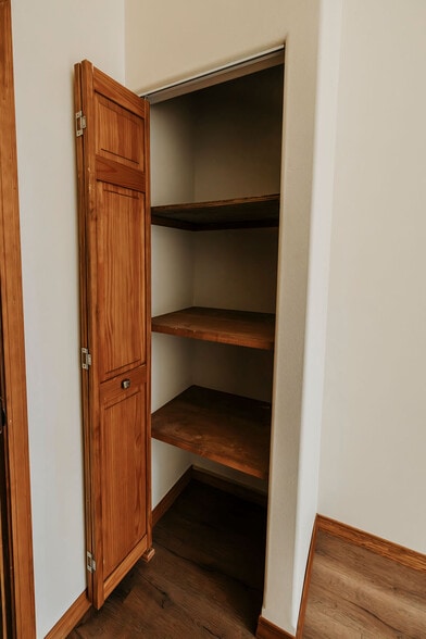 Closet - 506 Alder St