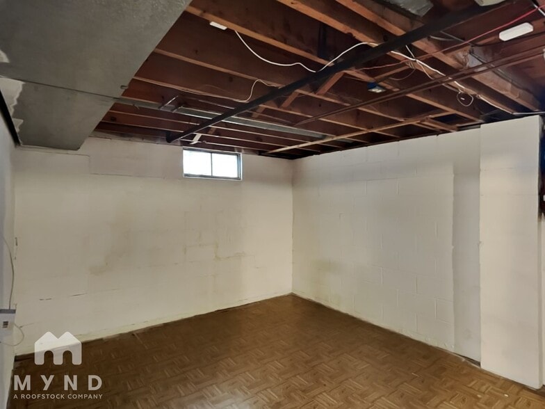 Building Photo - 5621 Oakmont Dr