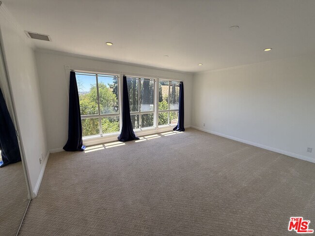 Building Photo - 4613 Reforma Rd