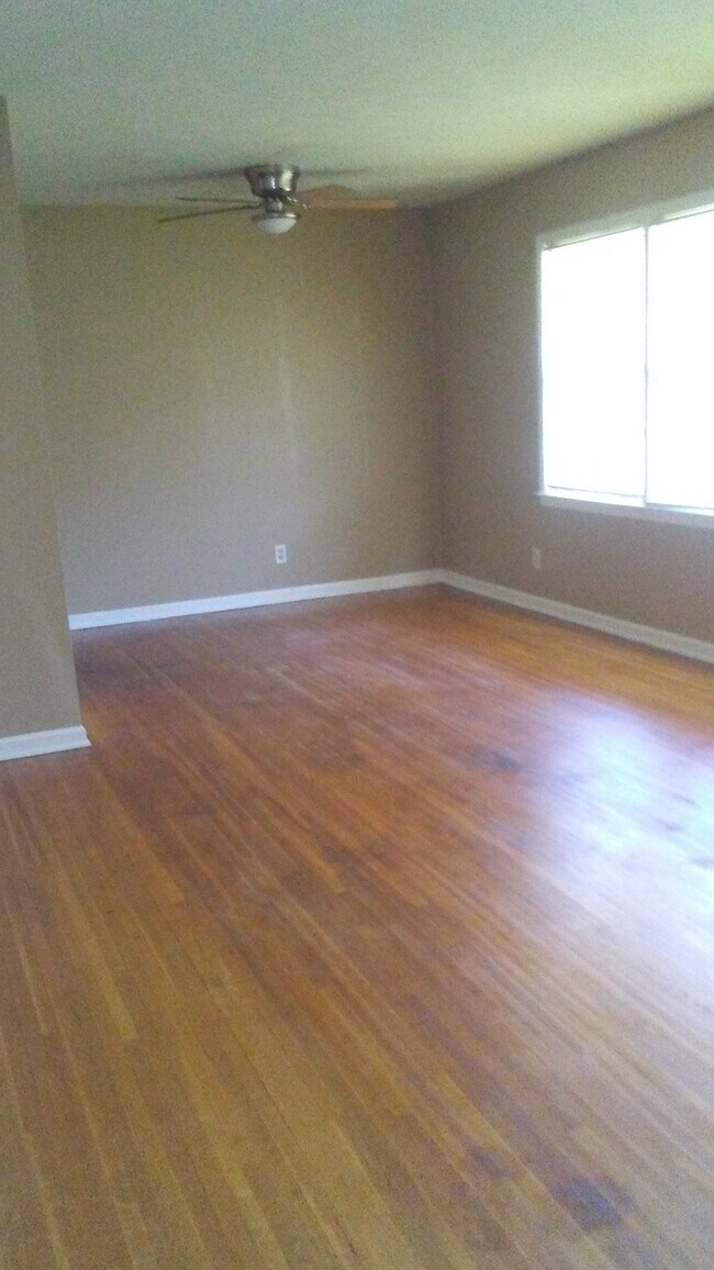 Building Photo - 4611 Boeingshire Dr