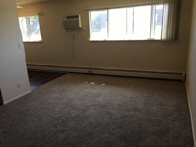 Building Photo - 7091 Hooker St