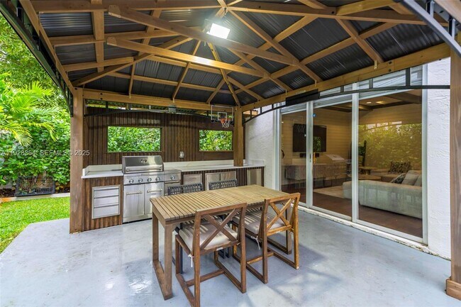 Building Photo - 16437 SW 28th St