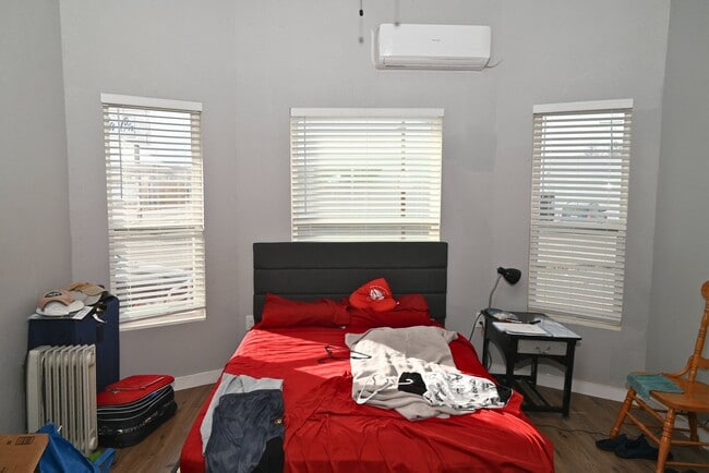 Building Photo - 1908 10th St