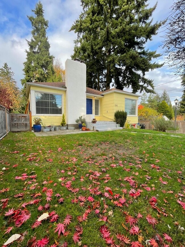 Building Photo - Sweet Maple Leaf Home for Lease