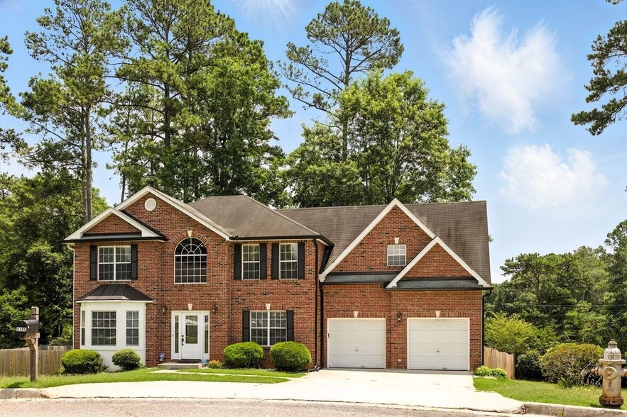 Building Photo - 5745 Crystal Springs Way
