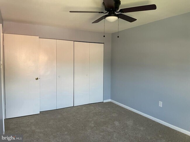 Building Photo - 9645 Homestead Ct