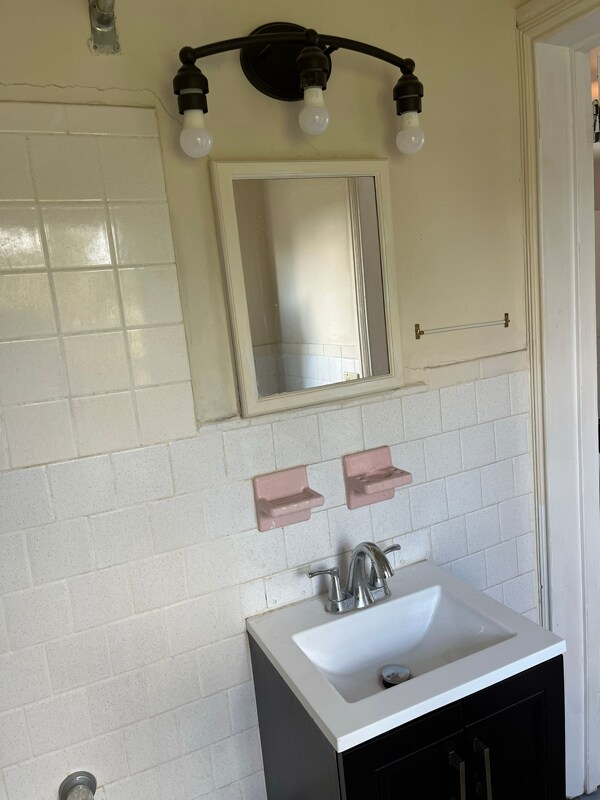 Building Photo - 44 Middle St