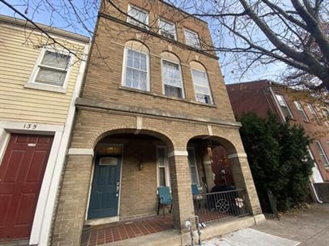 Building Photo - 137 S Prince St