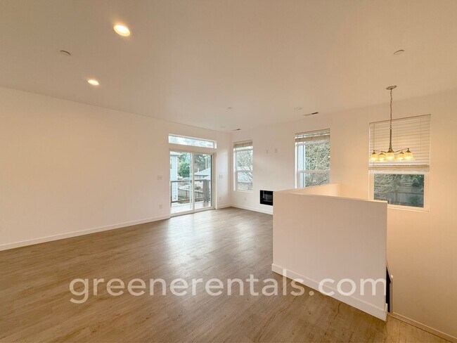 Building Photo - 1944 Olympia Ave NE