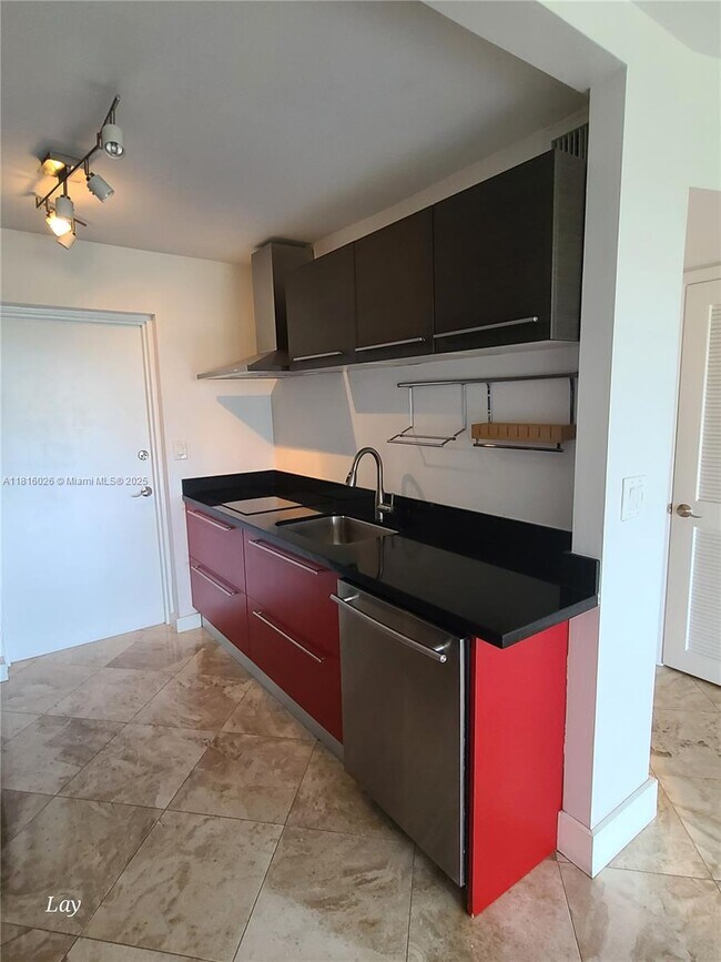 Building Photo - 16850 S Glades Dr