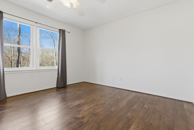 Building Photo - Spacious 3BR Home Close to Post, Schools & Shopping