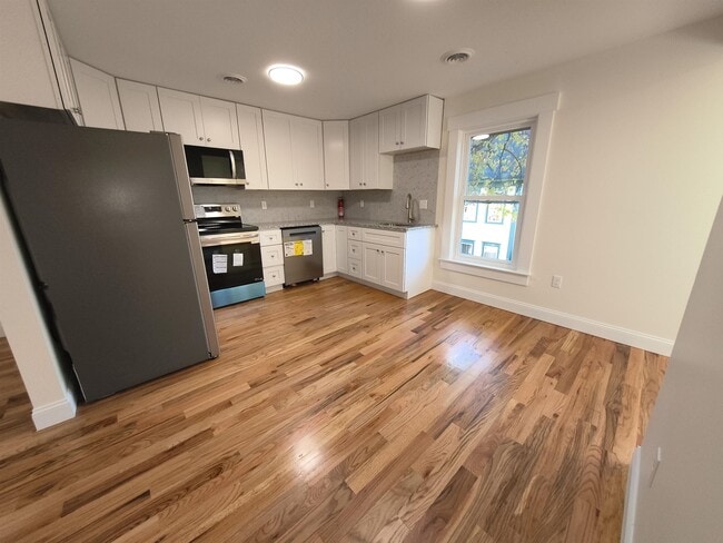 Building Photo - 386 Union Ave