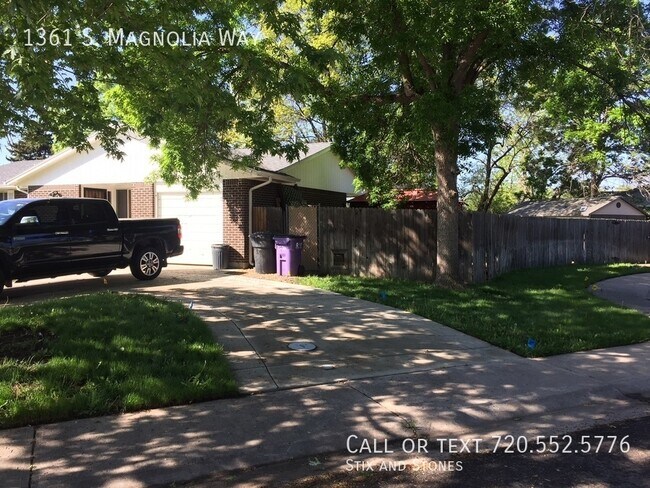 Building Photo - 1361 S Magnolia Way