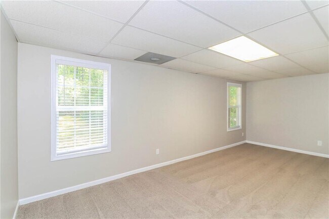 Building Photo - 1500 Cedar Hill