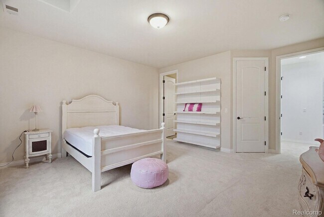 Building Photo - 2707 Turtle Lk Dr