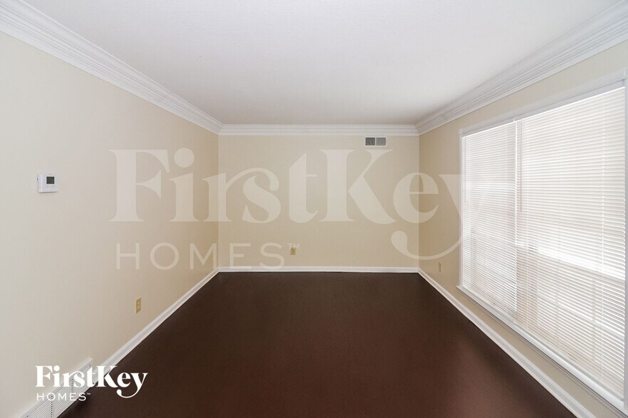 Building Photo - 5809 Foxdale Rd