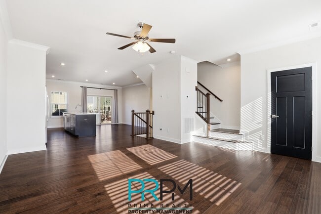 Building Photo - 49 Itasca Dr