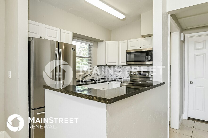 Building Photo - 3521 Schwalbe Dr