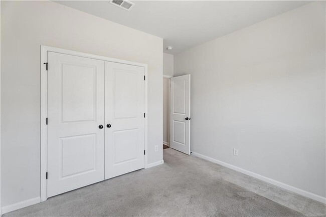 Building Photo - 5740 Wheeler Ridge Rd