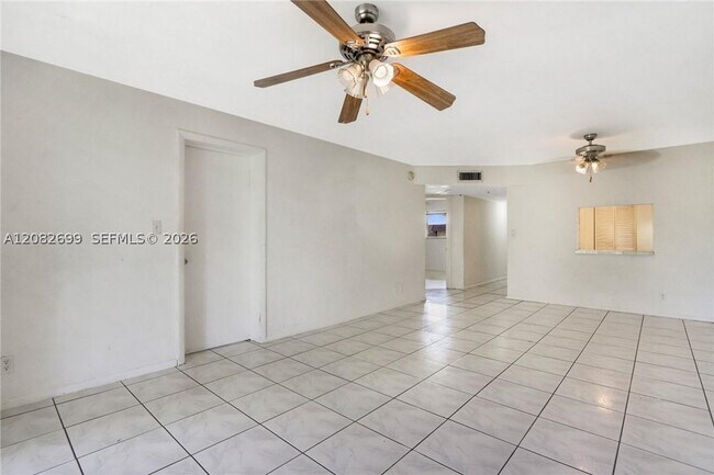 Building Photo - 7831 N Colony Cir