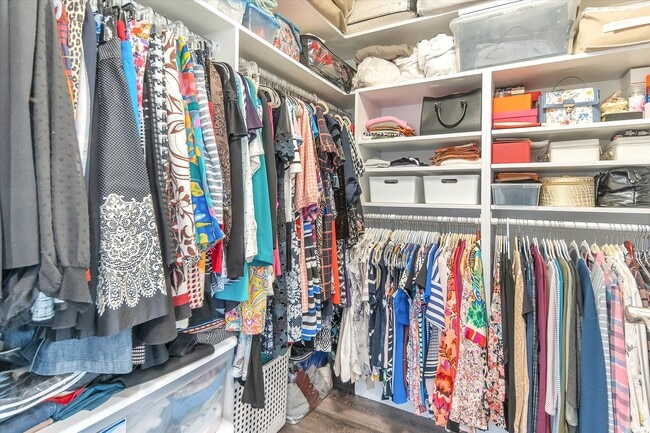 Building Photo - 37440 Curwood Dr