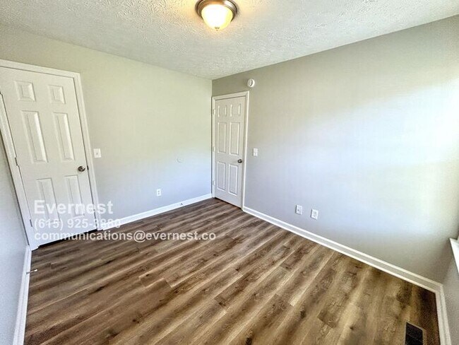 Building Photo - Adorable 3-Bedroom, 2-Bathroom Home in a C...