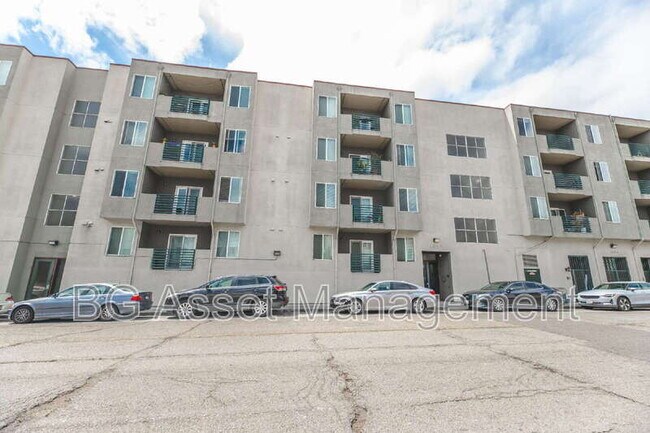Building Photo - 1459 MacArthur Blvd