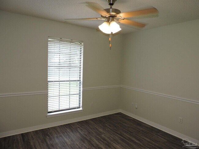 Building Photo - 2780 Honeywood Dr