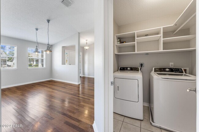 Building Photo - 3435 Cherry Ridge Rd