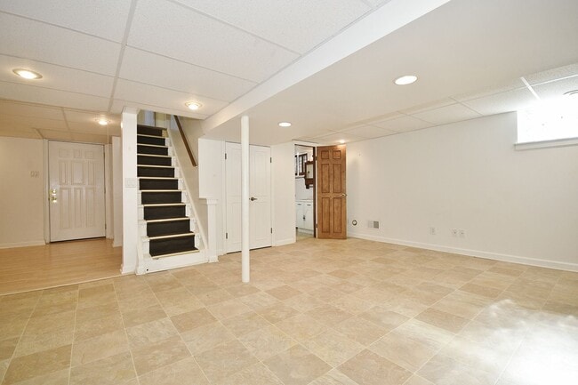 Building Photo - Charming 3-Bedroom/2-Bathroom Home in White Hall