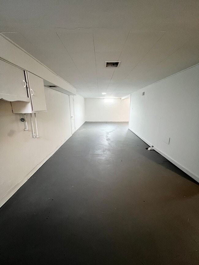 Building Photo - 1465 W Duchesne Dr