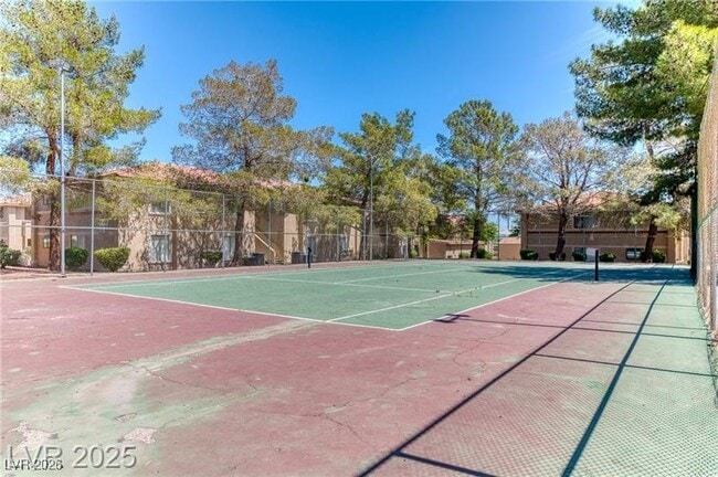 Building Photo - 7200 W Pirates Cove Rd